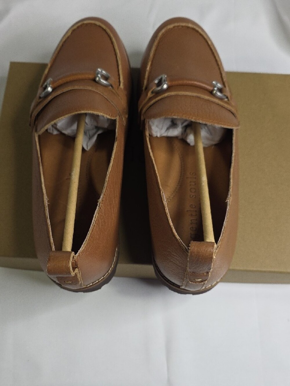 Gentle Souls by Kenneth Cole Women's  Eugene Leather Lug Bit Loafer - Picture 8 of 14